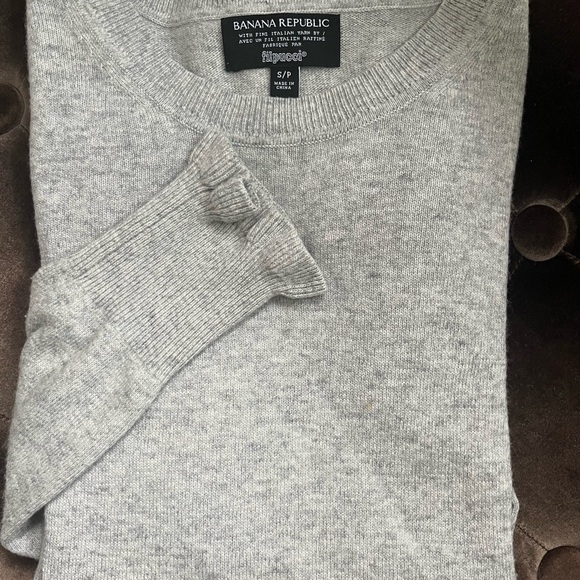 Banana Republic Cashmere Wool Blend  Women's Sweater - Picture 5 of 7